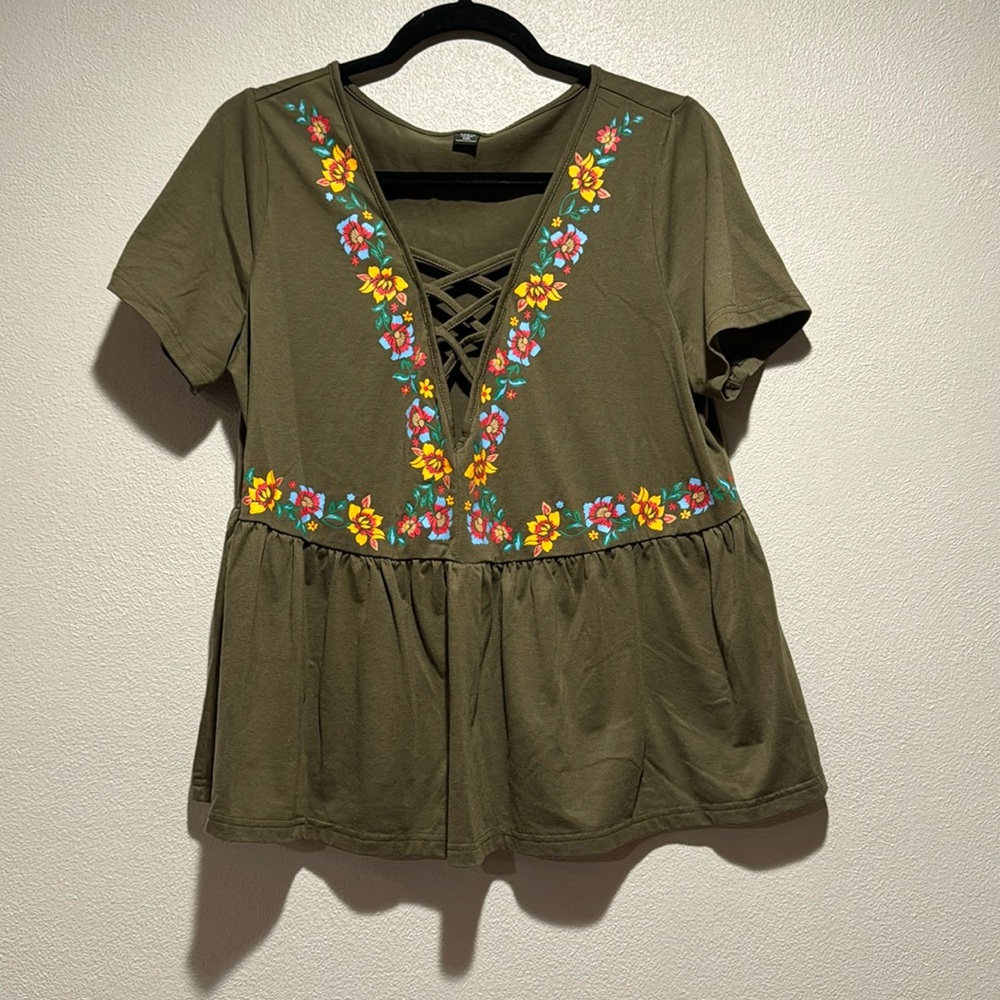 Shein curve peplum tee